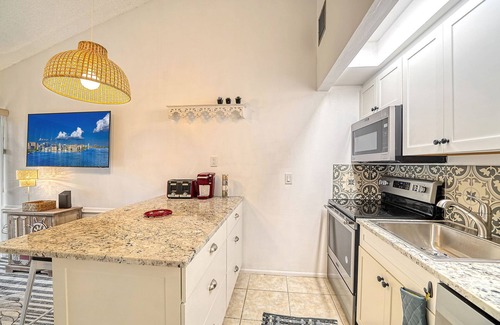 The Meadows Condo | NEW! Cozy 1/1 condo The Meadows Peaceful Pond View