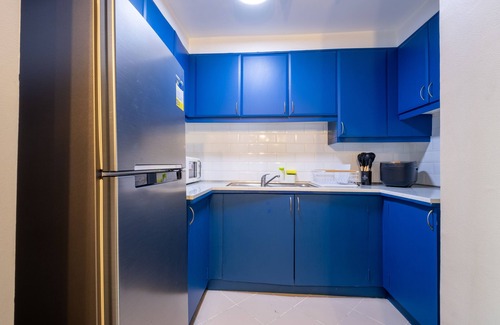 Bonifacio Global City Condo | New! Cozy 3 Bedroom in BGC - Fast Wi-fi 58" UHD TV