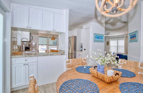Cross Key Waterways House | New Cozy getaway on waterfront in Key Largo! Bring your own boat!