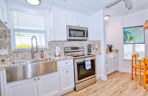 Cross Key Waterways House | New Cozy getaway on waterfront in Key Largo! Bring your own boat!
