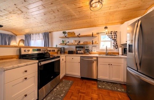 Ottertail Cabin | NEW Cozy Lakeside Retreat, Gorgeous Sunset Views and Firepit!