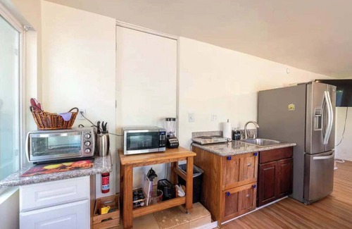 Allied Gardens House | NEW Cozy retreat with large yard and Jacuzzi!