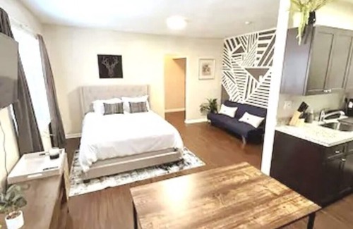 Little Haiti Apartment | New Cozy Studio near Design District & Wynwood