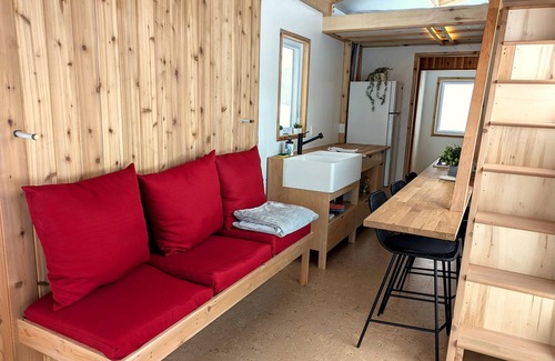 Bradford West Gwillimbury Cottage | NEW Cozy Tiny House Retreat in Tranquility - 1 hour north of Toronto
