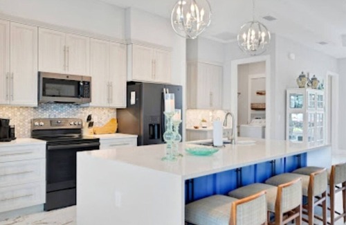 Palm Harbor House | "NEW" Crown Jewel Pool Boats LUXURY!