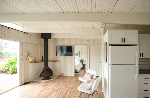 Neskowin Cottage | New! Cutest Cottage on the Oregon Coast + Hot Tub + Steps to the Beach!n