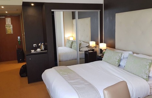 Algiers Hotel | New Day Hotel