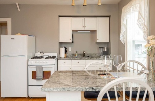 Beverly Condo | * New Delightful Condo|Halloween|Beverly|Salem