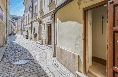 Old Town Apartment | NEW Design & High Standard Apt from 16th Century in Old Town-FREE Parking