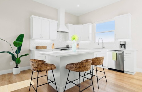 Port Orange House | NEW Directly Across from Beach with Pool