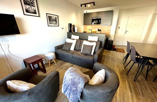 Notre-Dame-de-Bellecombe Apartment | New duplex at the foot of the slopes with WiFi and private parking