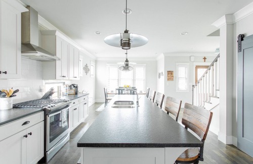 Cleveland Park House | NEW East Nash Stunner - 10mins to Broadway & 5mins to Nissan Stadium