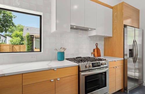 Govalle House | New Eastside ATX Home w/Heated POOL