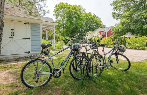 Stonington Apartment | New England Hospitality at the Carriage HousenMystic Vacation Rentals LLC