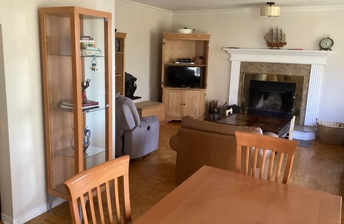 Pincourt House | *NEW*Entire Home Spacious 3BED | 25MINS 2DT
