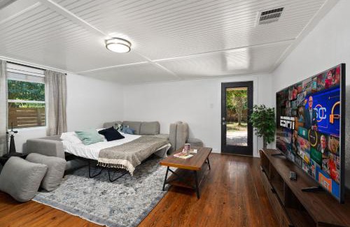 Dunbar House | New! Entire House, 5 Minutes from downtown