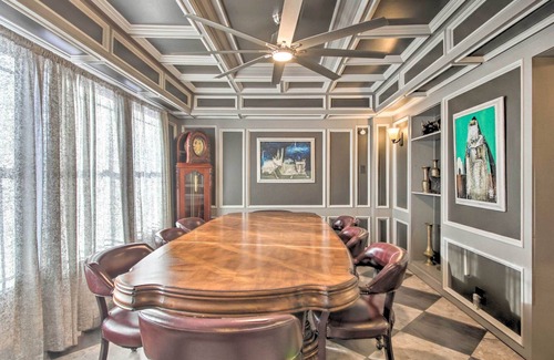 South Central Houston Villa | NEW! Expansive Houston Villa w/ Private Oasis