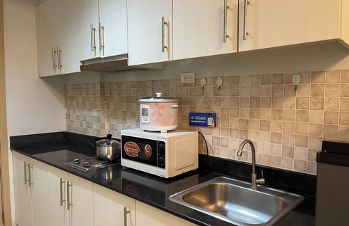 Barangay 76 Condo | NEW Family or Barkada Room 6-10 pax at SEA Residences Infront of Mall OF Asia