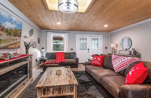 Walnut Shade House | New Farm Barn, near Branson, MO