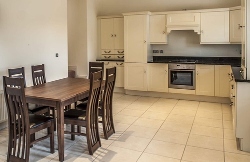Tyrrellspass Apartment | New Forest Golf Club Apartments