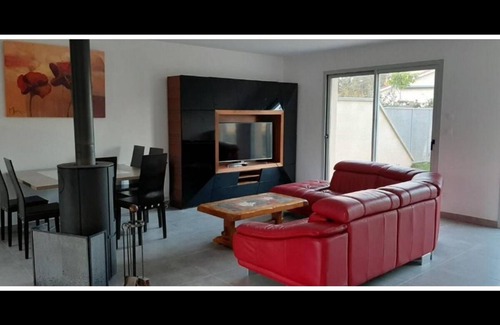 Saint-Symphorien-sur-Coise House | New villa in the mountains of Lyon