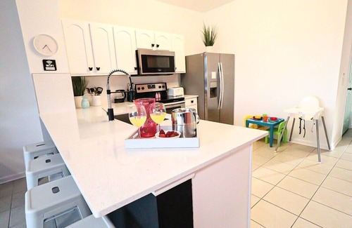 Windsor Hills House | *NEW*FREEwtrprk/5mins2disney/3Bdm/freebreakfast
