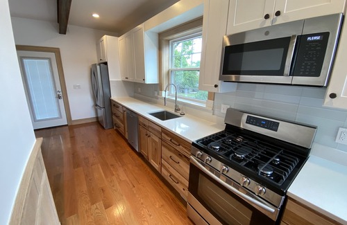 Albany House | /New Giant Victorian 7beds 6 baths