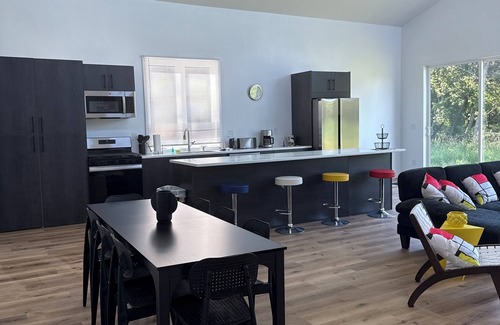 Wayzata House | NEW GORGEOUS MODERN HOUSE VERYSTYLED FEW BLOCKS FROM FAMOUS DOWNTOWN OF WAYZATA