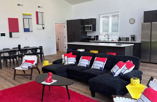 Wayzata House | NEW GORGEOUS MODERN HOUSE VERYSTYLED FEW BLOCKS FROM FAMOUS DOWNTOWN OF WAYZATA