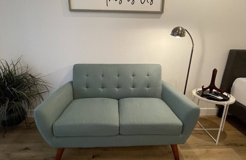 Northwood Apartment | New Gorgeous Studio with Private Entrance, Ensuite and Laundry