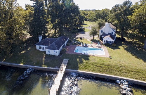 Cambridge House | NEW! Gorgeous Waterfront Estate with Saltwater pool, beach and dock