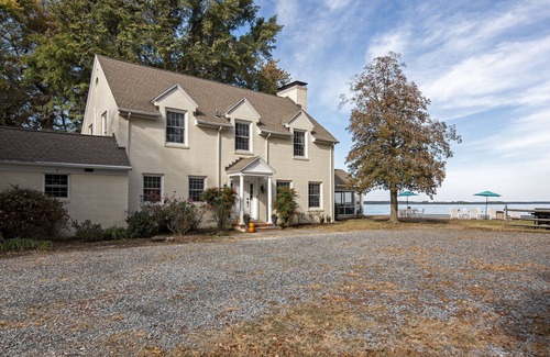 Cambridge House | NEW! Gorgeous Waterfront Estate with Saltwater pool, beach and dock