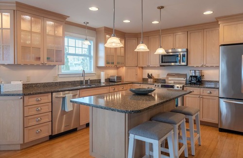 Snug Harbor House | New Great Island Listing-2BR 2 Baths, sleeps 6, outdoor shower