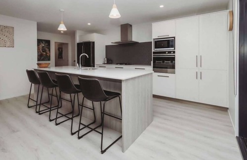 Bell Block House | New Holiday Home with Mt Taranaki Views