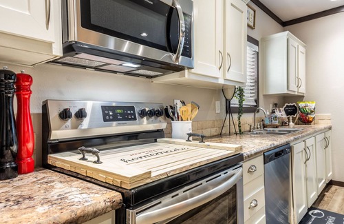 Seguin House | NEW! Home in Downtown Seguin