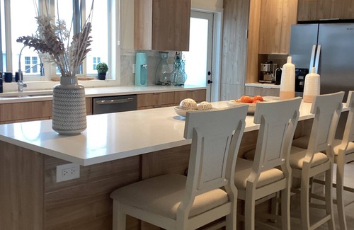 Treasure Cay Cottage | New home w/gorgeous ocean views.,Boat slip , stunning deck & beach access.