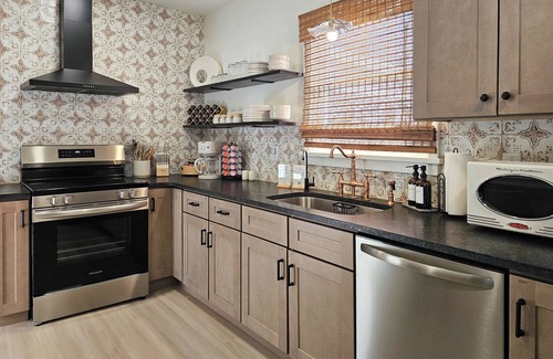 Lebanon Cottage | NEW! Hot Tub, Firepit & Game System Near Hershey - Walk To Lake & Fishing!