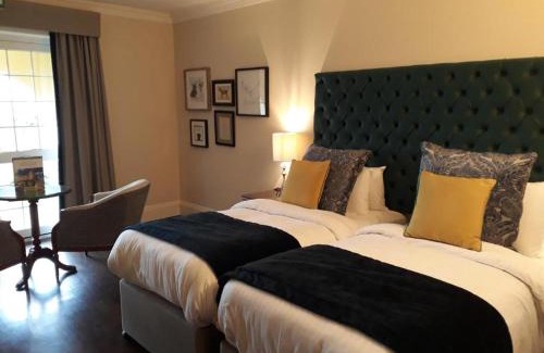 Rhiwbina Hotel | New House Country Hotel