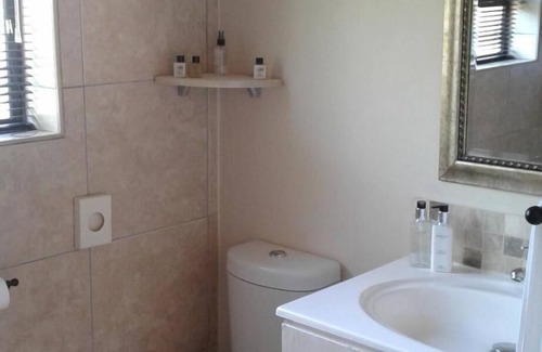 Kraaifontein Bed & Breakfast | New Hunters Moon
