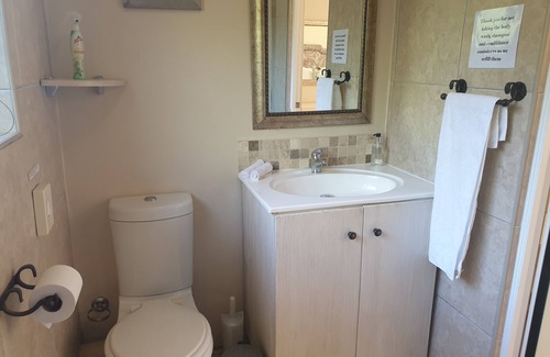 Kraaifontein Bed & Breakfast | New Hunters Moon