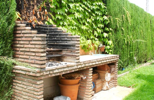 Otura House | # NEW # Impressive house for 12 - pool, Garden & BBQ