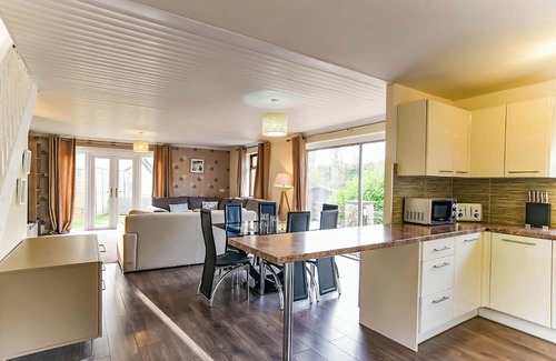 Caerwys Cottage | New in 2017. Two storey cottage with lake views.