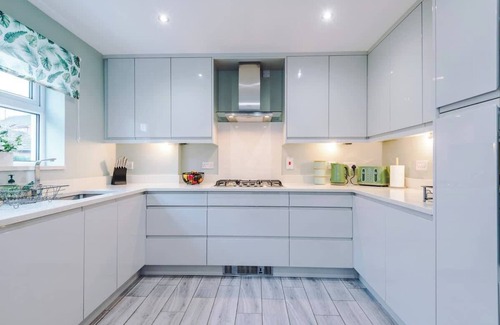 Northwich House | NEW! Incredible home, perfect for groups w/parking