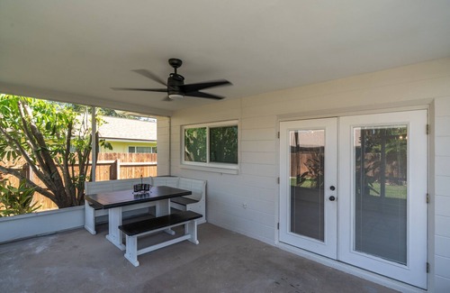 Palm Harbor House | NEW* KING Bed/Centrally Located/Near Parks & Beach