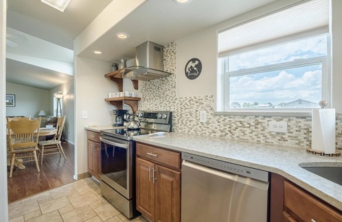 Loma House | NEW! Koko: Mountain Views, BBQ & Patio!