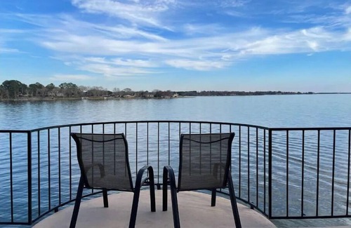 Seven Coves Condo | New! Lakefront 2-bedroom Condo. Newly remodeled.