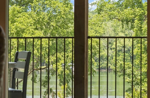 Branson Condo | *New* Lakeside Haven | Picturesque