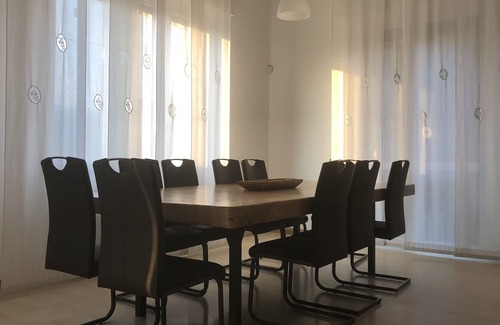 Albate House | NEW Large Deluxe apartment with 10 beds