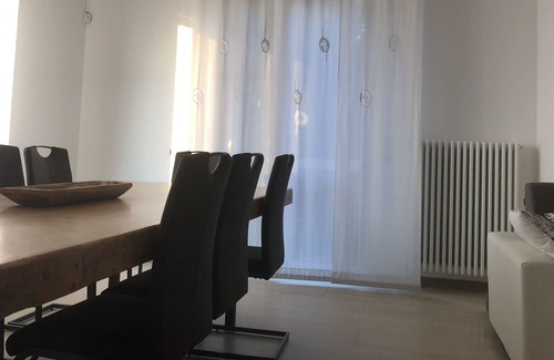 Albate House | NEW Large Deluxe apartment with 10 beds