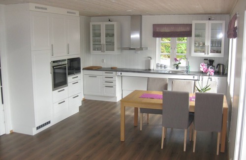 Strandvik House | New, large family friendly cottage, with great views, in rural surroundings
